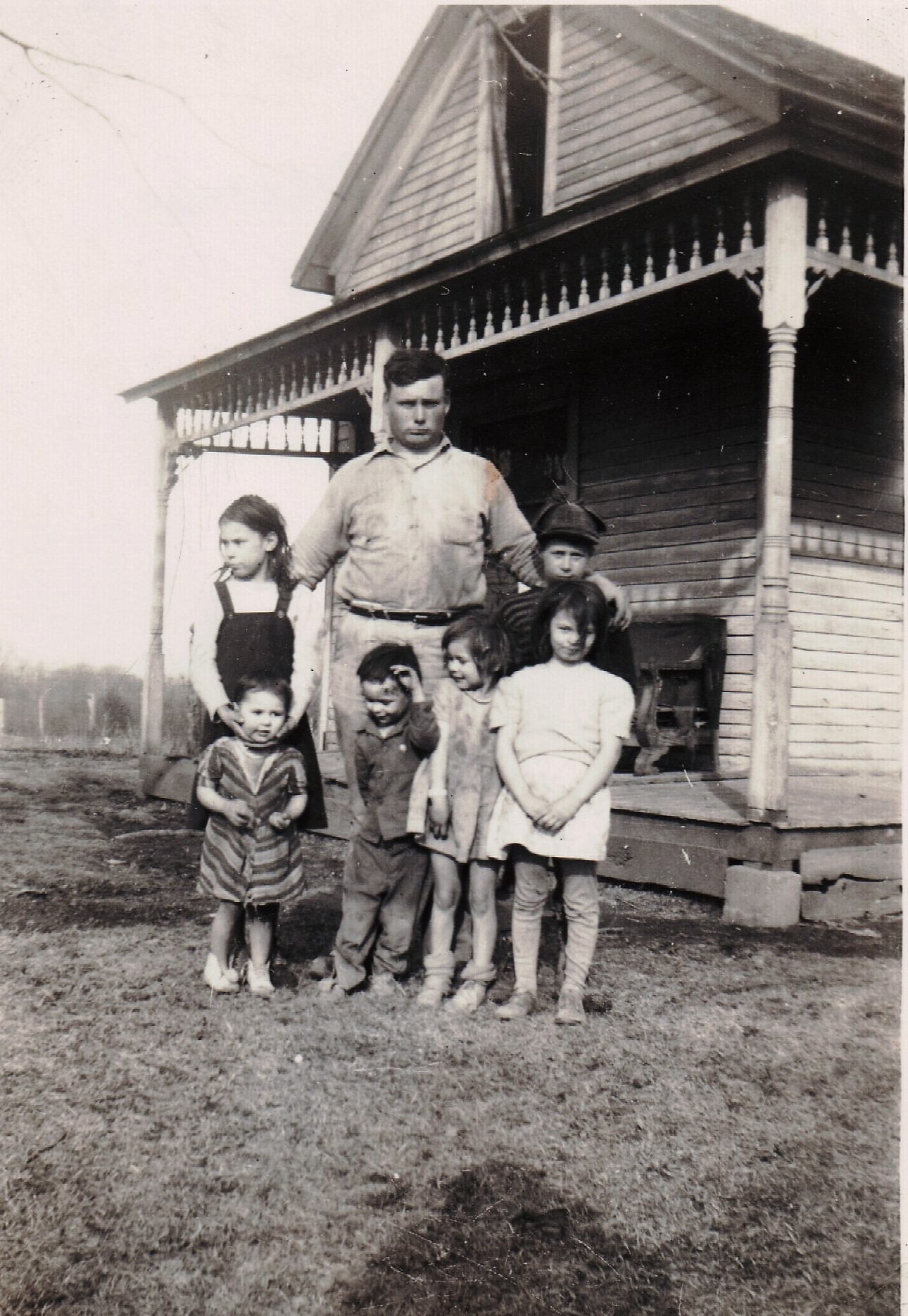 Linda Kay, Betty, Hazel, Nella McDowell (front) Barb McDowell, Carl Lester Gray, Glenn McDowell (rear)